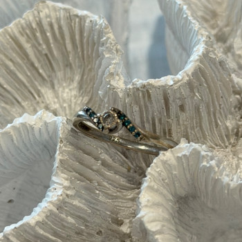 925 Sterling Silver White & Blue Topaz Ring Size 7
