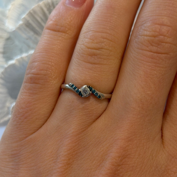 925 Sterling Silver White & Blue Topaz Ring Size 7