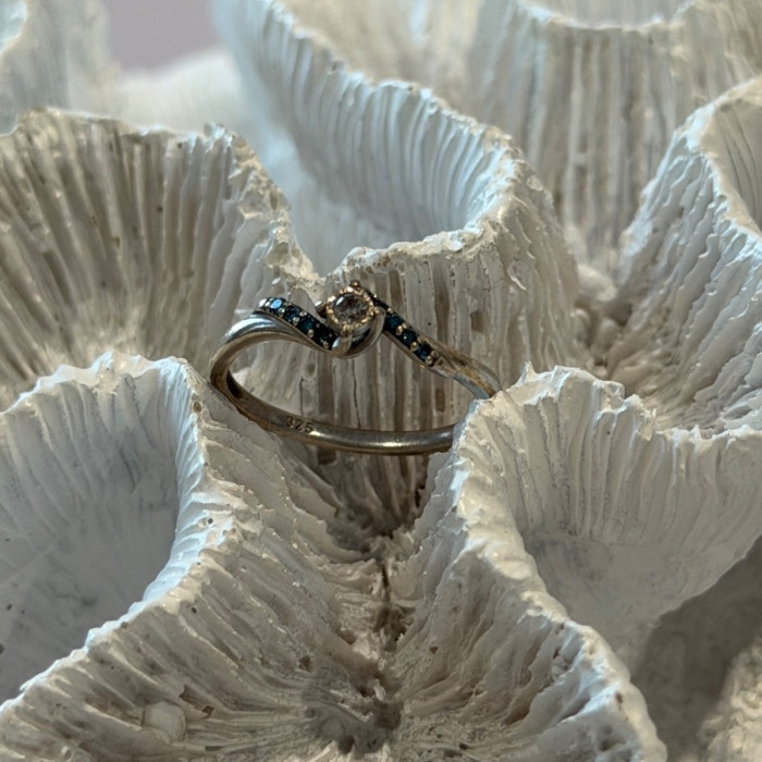 925 Sterling Silver White & Blue Topaz Ring Size 7