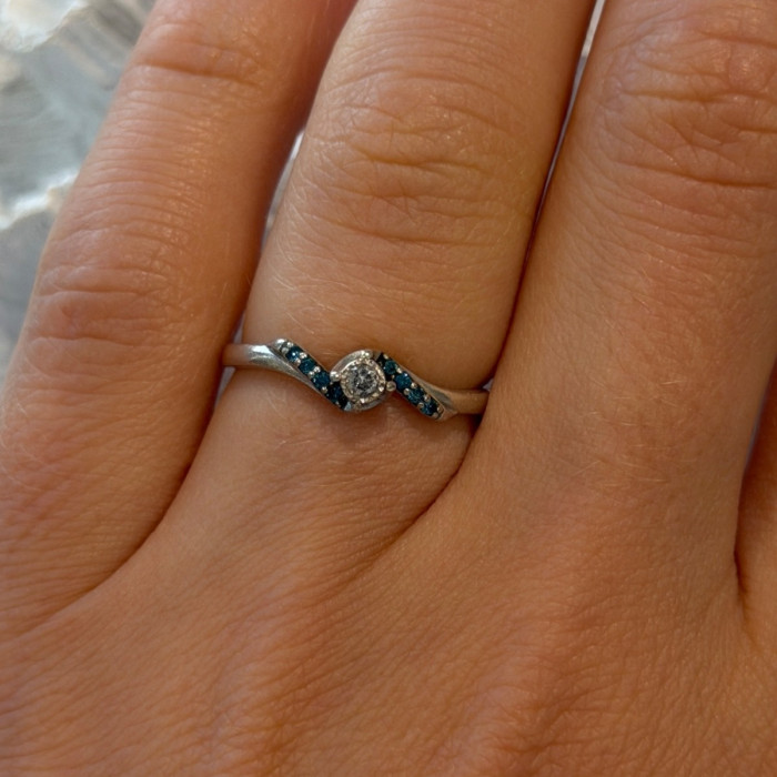 925 Sterling Silver White & Blue Topaz Ring Size 7
