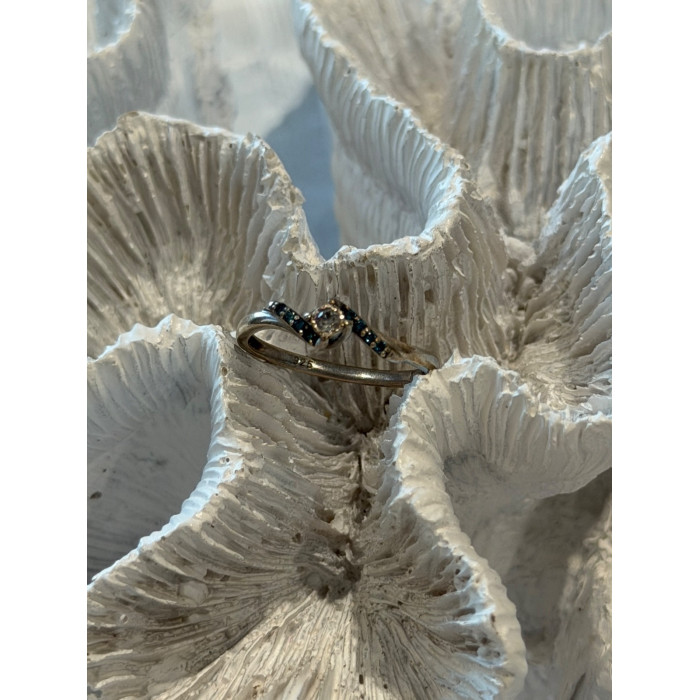 925 Sterling Silver White & Blue Topaz Ring Size 7