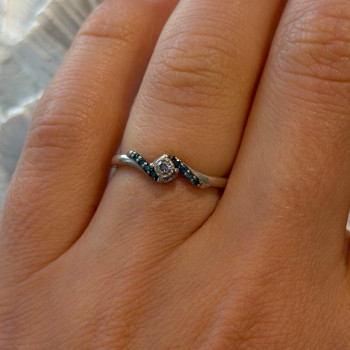 925 Sterling Silver White & Blue Topaz Ring Size 7