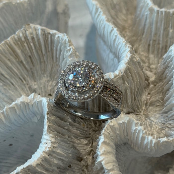 Beautiful 925 Sterling Silver Cz Ring Size 6