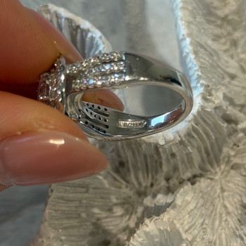 Beautiful 925 Sterling Silver Cz Ring Size 6