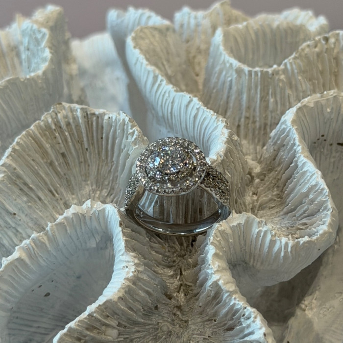 Beautiful 925 Sterling Silver Cz Ring Size 6