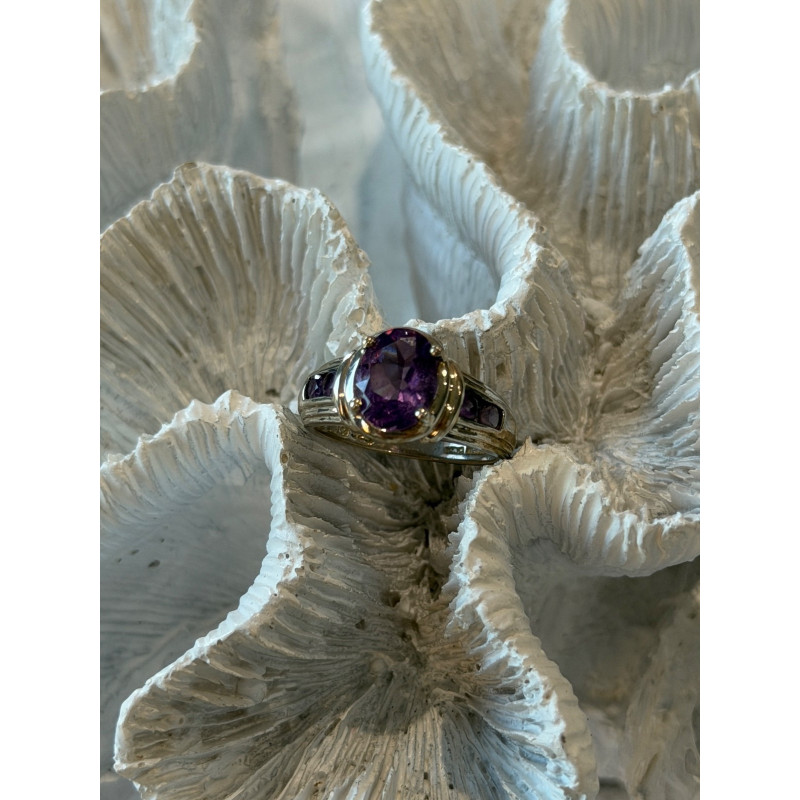 Beautiful 925 Sterling Silver Amethyst Ring Size 6