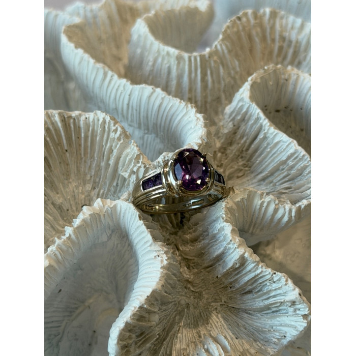 Beautiful 925 Sterling Silver Amethyst Ring Size 6