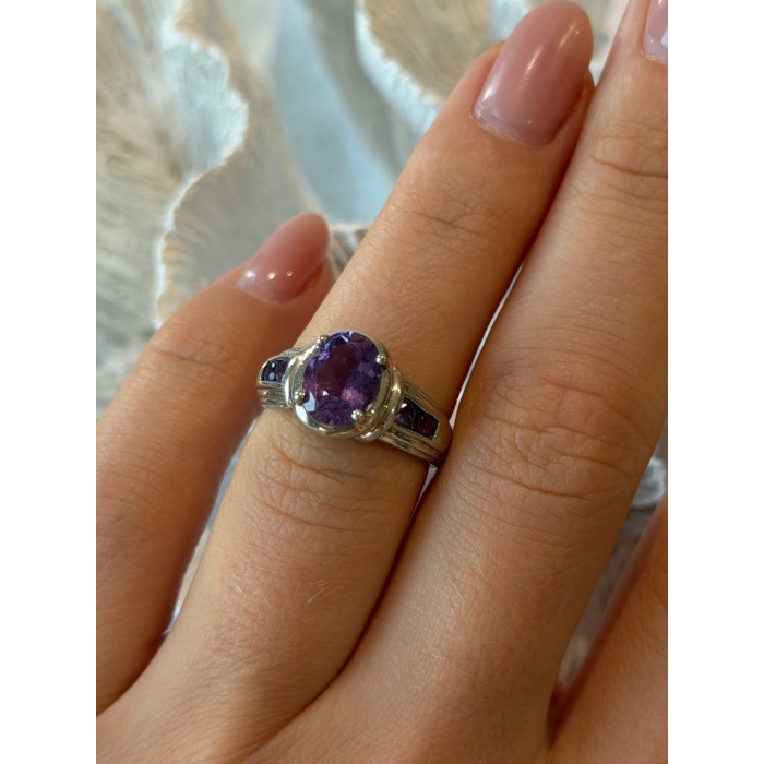 Beautiful 925 Sterling Silver Amethyst Ring Size 6