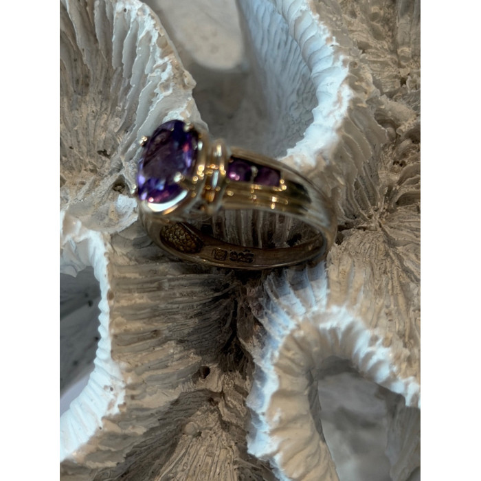 Beautiful 925 Sterling Silver Amethyst Ring Size 6