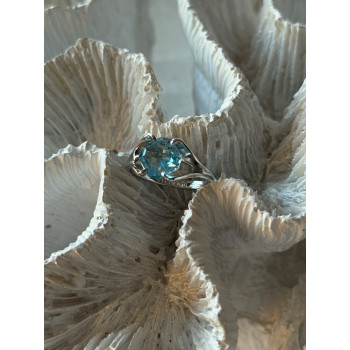 925 Sterling Silver Blue Topaz Ring Size 5