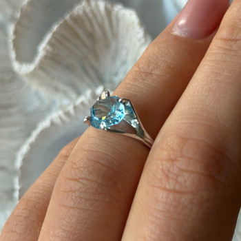 925 Sterling Silver Blue Topaz Ring Size 5