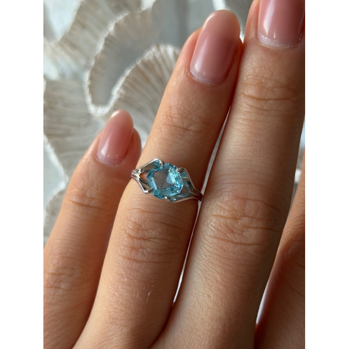925 Sterling Silver Blue Topaz Ring Size 5