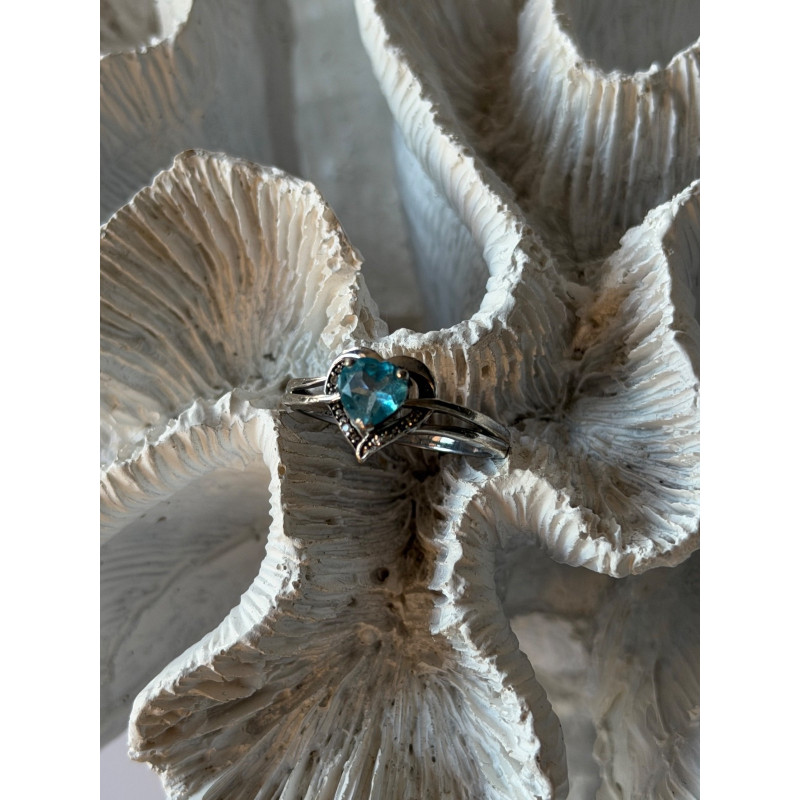 925 Sterling Silver Blue Topaz Heart & Diamond Ring Size 9