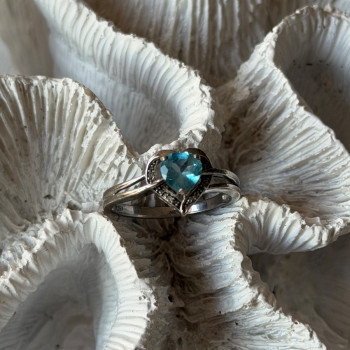 925 Sterling Silver Blue Topaz Heart & Diamond Ring Size 9