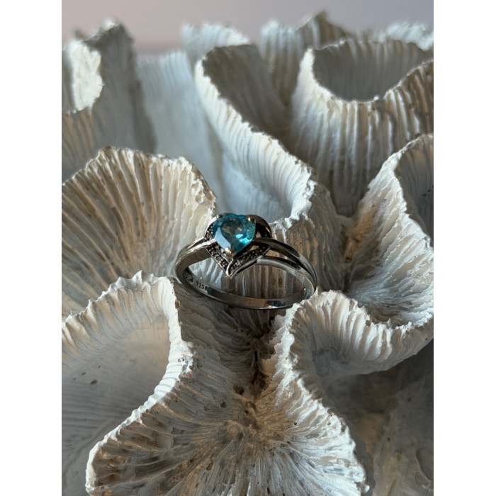 925 Sterling Silver Blue Topaz Heart & Diamond Ring Size 9