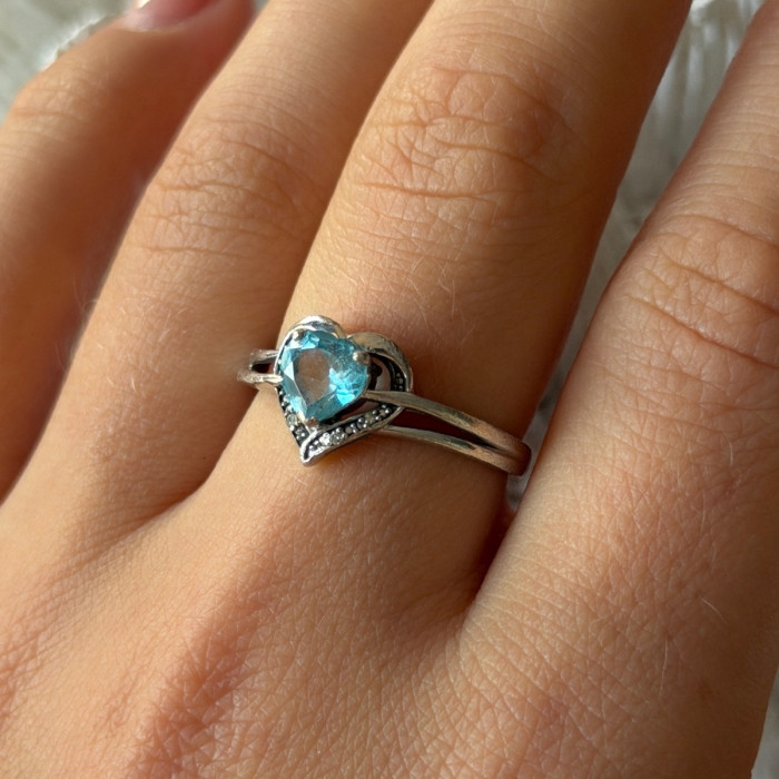 925 Sterling Silver Blue Topaz Heart & Diamond Ring Size 9