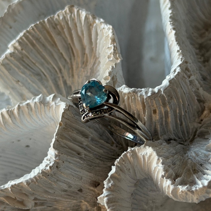 925 Sterling Silver Blue Topaz Heart & Diamond Ring Size 9