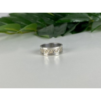 925 Sterling Silver Classic Ring Size 8.5