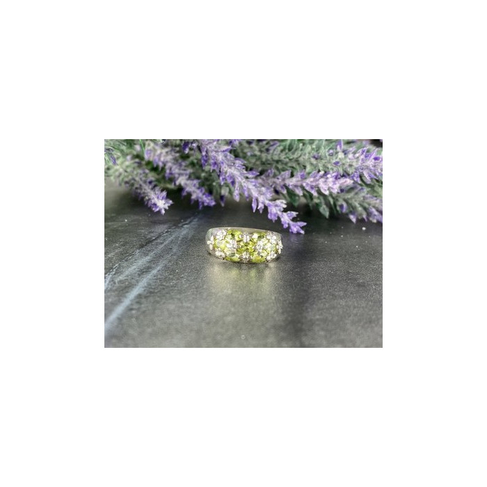 925 Sterling Silver Chrysolite Ring Size 9.5