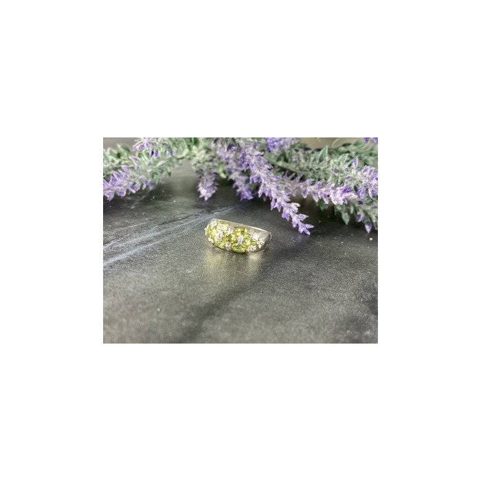 925 Sterling Silver Chrysolite Ring Size 9.5