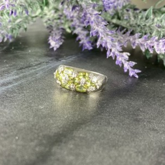 925 Sterling Silver Chrysolite Ring Size 9.5