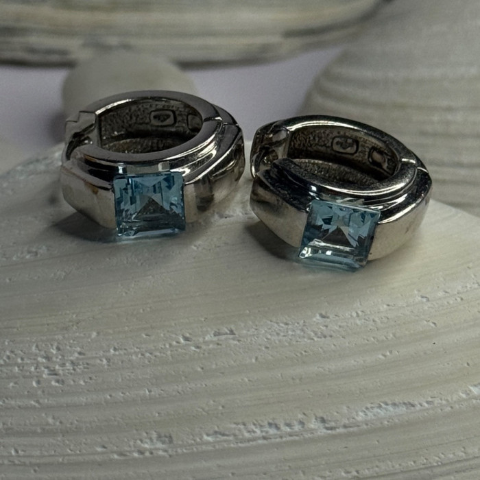 925 Sterling Silver Blue Topaz Earrings Length 0.8 Inch