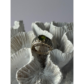 925 Sterling Silver Peridot Ring Size 6