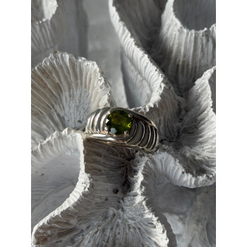 925 Sterling Silver Peridot Ring Size 6