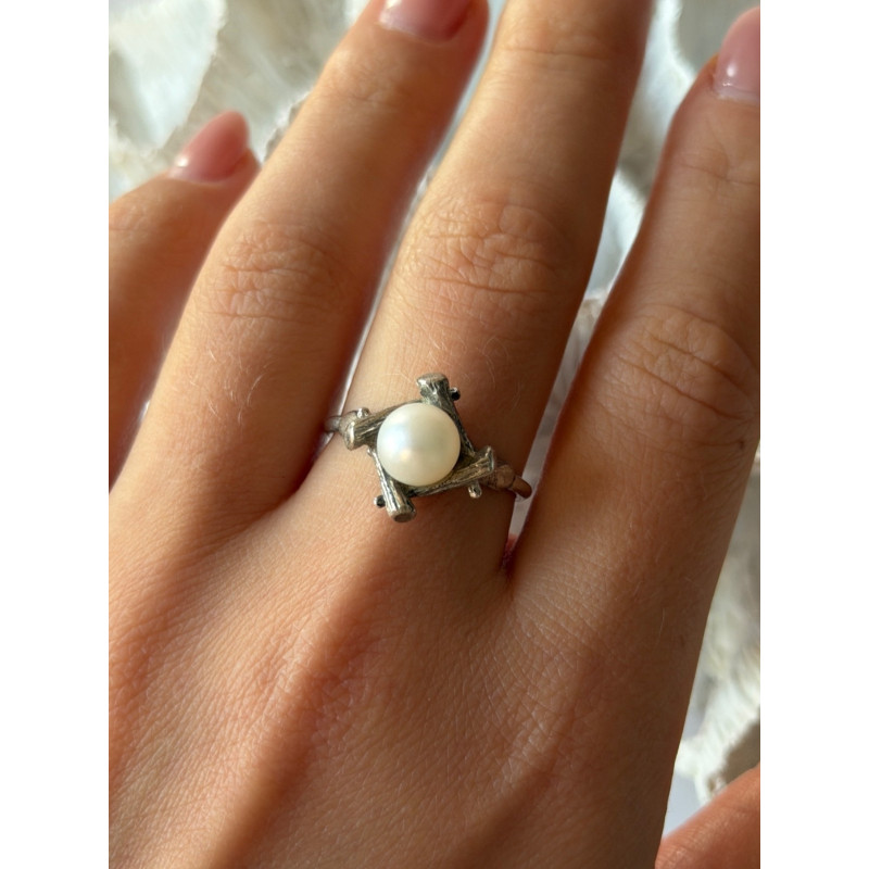 925 Sterling Silver Pearl Ring Size 9