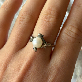 925 Sterling Silver Pearl Ring Size 9