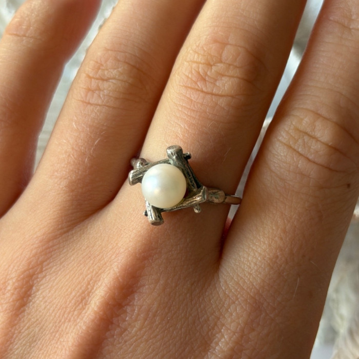 925 Sterling Silver Pearl Ring Size 9