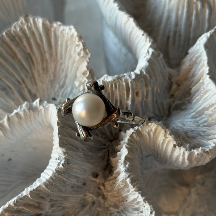 925 Sterling Silver Pearl Ring Size 9
