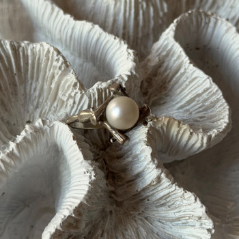 925 Sterling Silver Pearl Ring Size 9