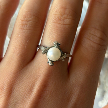 925 Sterling Silver Pearl Ring Size 9