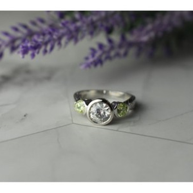 925 Sterling Silver White & Green CZ Ring Size 6.5
