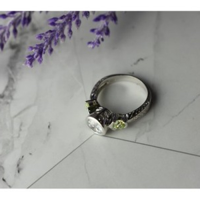 925 Sterling Silver White & Green CZ Ring Size 6.5