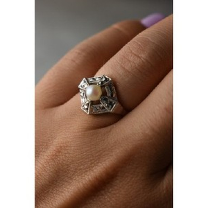 925 Sterling Silver Pearl and Marcasites Ring Size 6.5