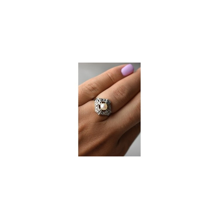 925 Sterling Silver Pearl and Marcasites Ring Size 6.5