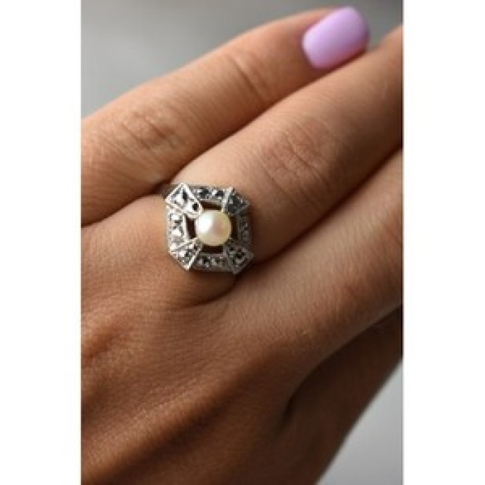 925 Sterling Silver Pearl and Marcasites Ring Size 6.5
