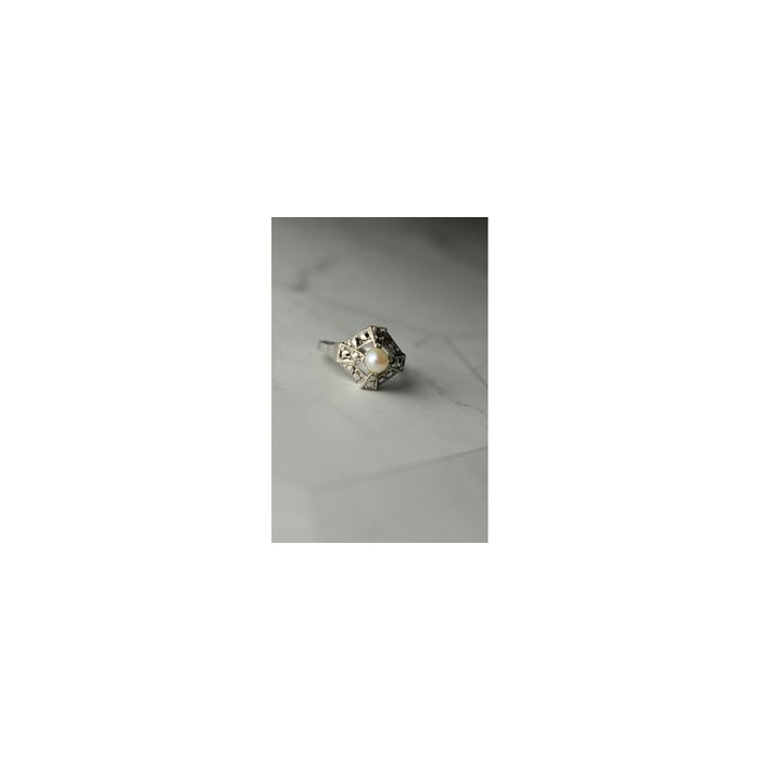 925 Sterling Silver Pearl and Marcasites Ring Size 6.5