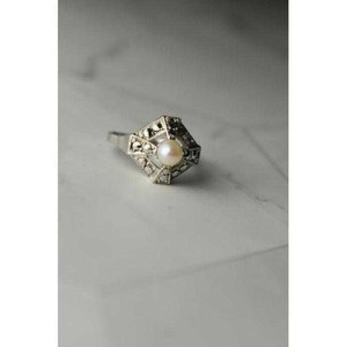 925 Sterling Silver Pearl and Marcasites Ring Size 6.5