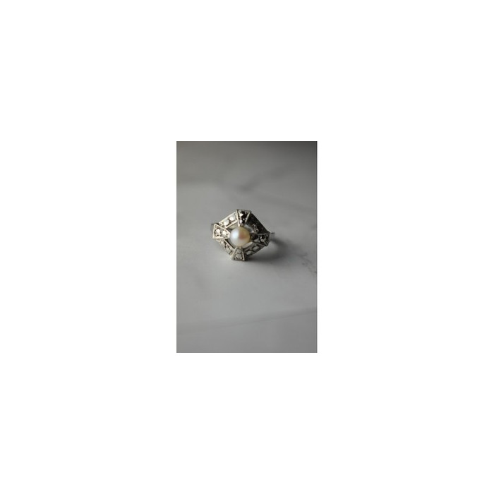 925 Sterling Silver Pearl and Marcasites Ring Size 6.5