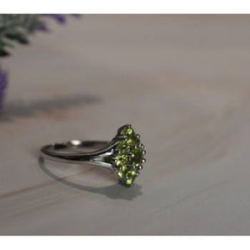 925 Sterling Silver Peridot Ring Size 8