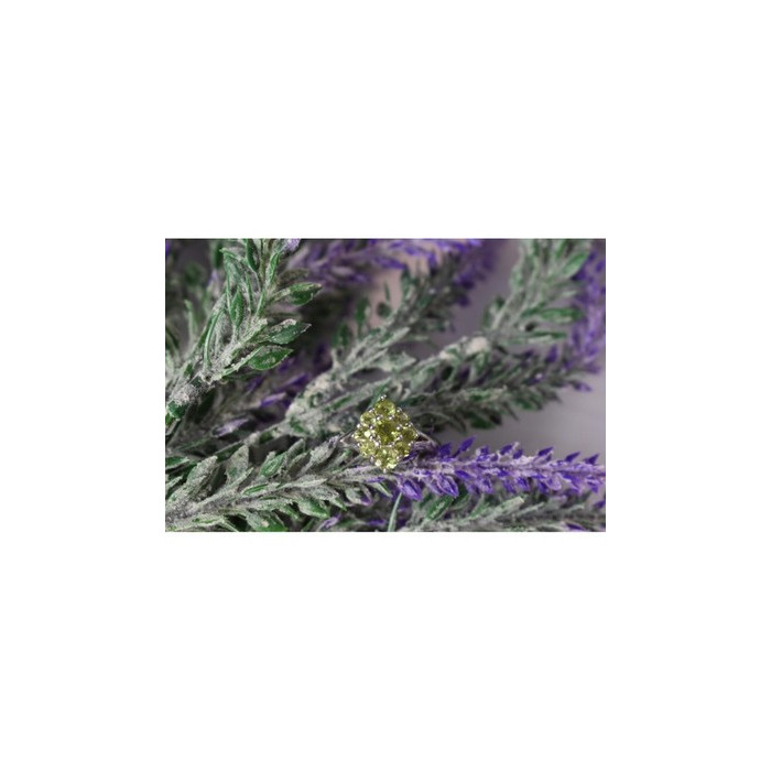 925 Sterling Silver Peridot Ring Size 8