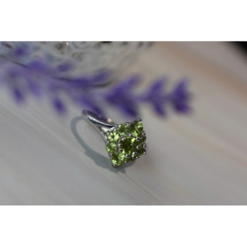 925 Sterling Silver Peridot Ring Size 8
