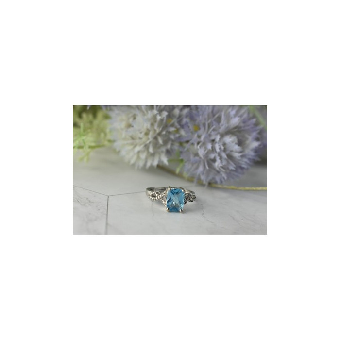 925 Sterling Silver Blue Topaz and Quartz Ring Size 7