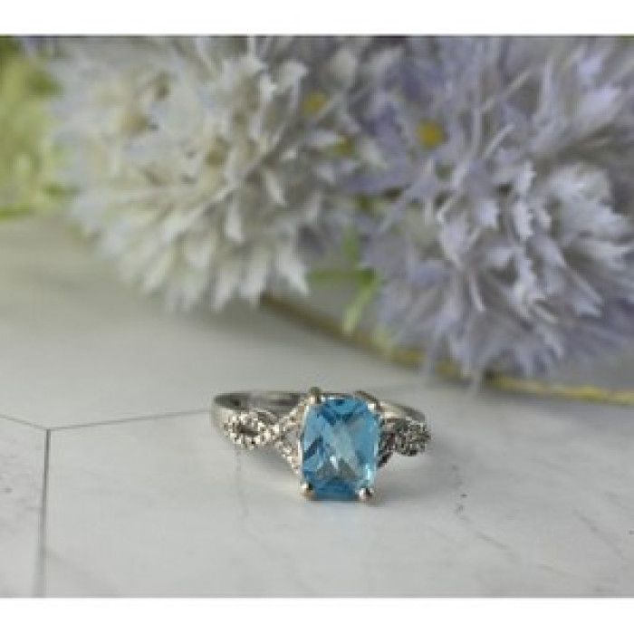 925 Sterling Silver Blue Topaz and Quartz Ring Size 7