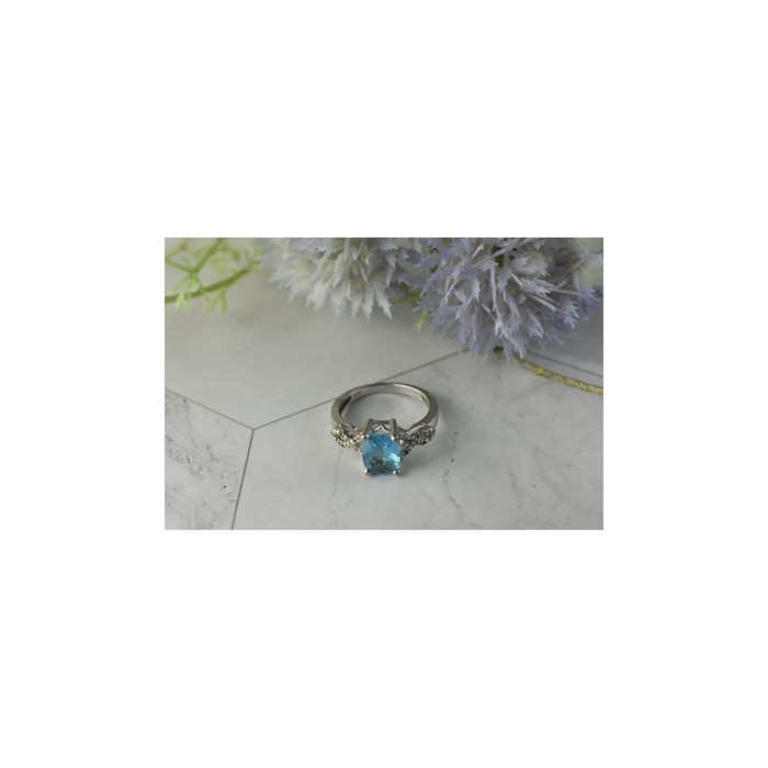 925 Sterling Silver Blue Topaz and Quartz Ring Size 7
