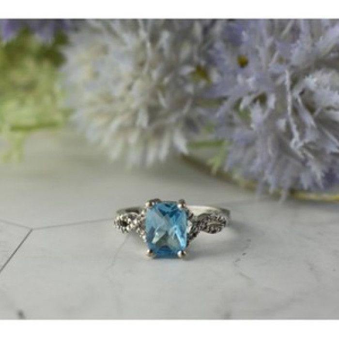 925 Sterling Silver Blue Topaz and Quartz Ring Size 7