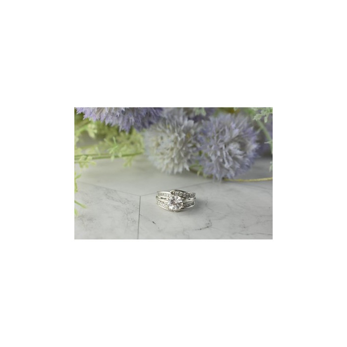 925 Sterling Silver CZ Ring Size 7